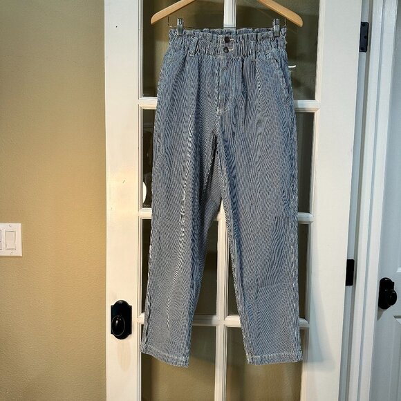 NWT Universal Thread Paper Bag Waist Striped Denim Wide Leg Jeans - size 4 - Picture 2 of 8